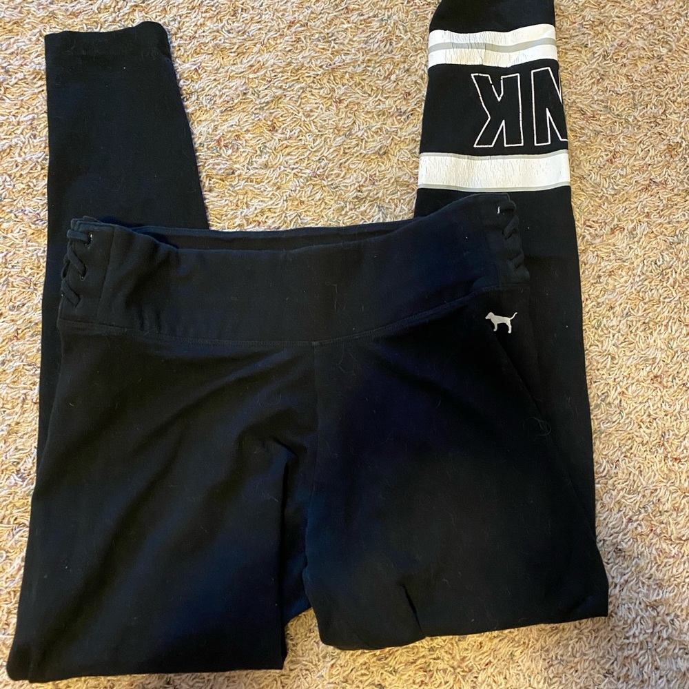 Size medium pink leggings.